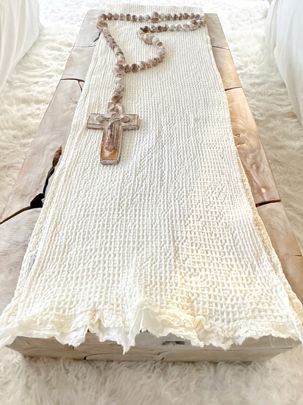 NWOT🤎BEAUTIFUL FINE LINEN WAFFLE TEXTURED TABLE RUNNER 🤎🤍